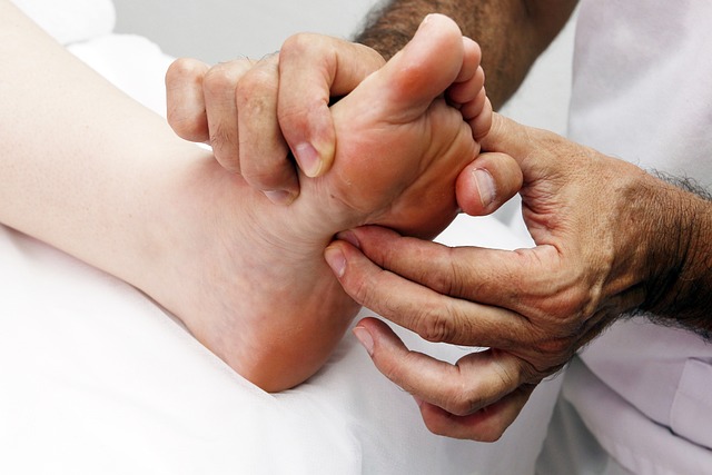 foot-reflexology-3781174_640